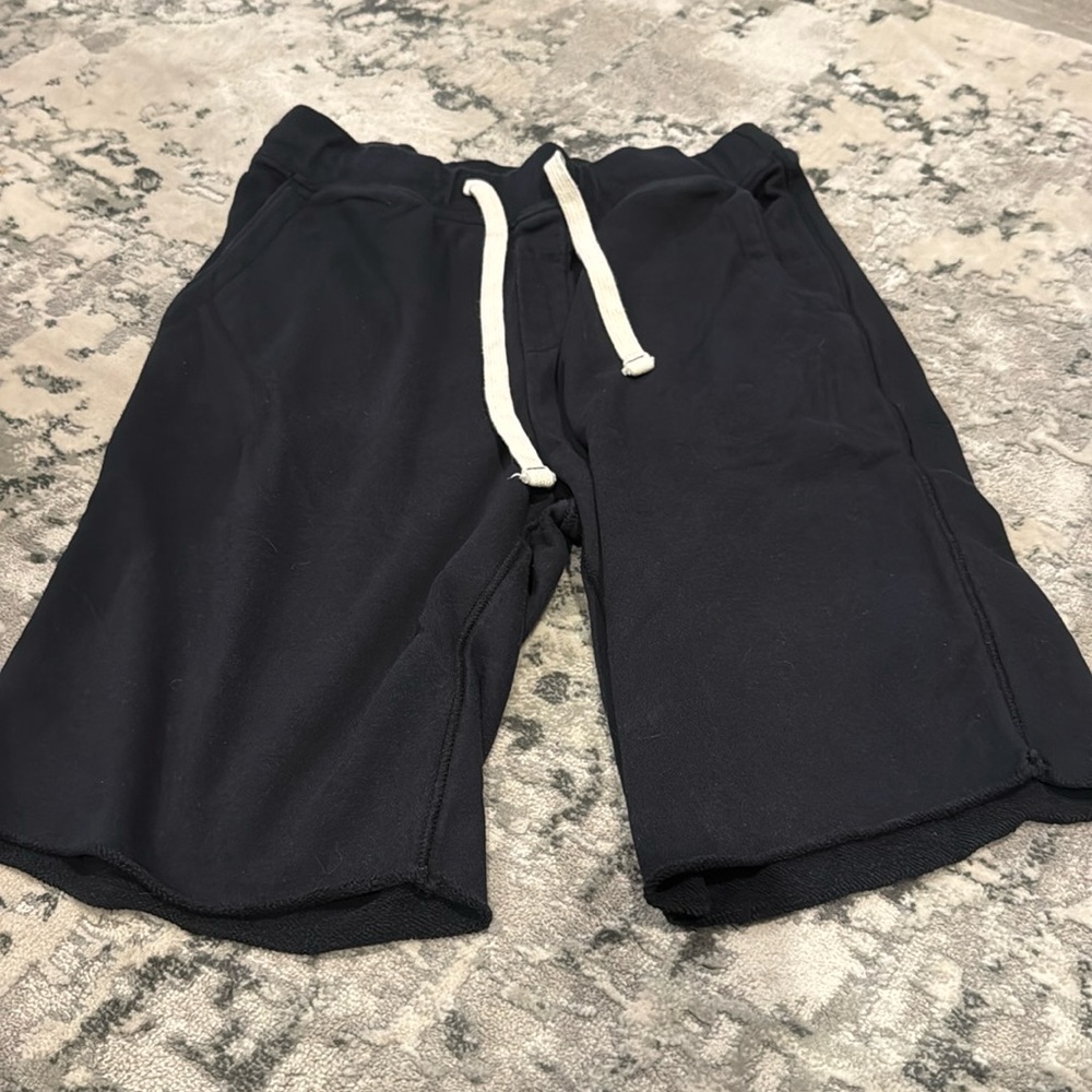 Men’s black Urban pipeline M shorts